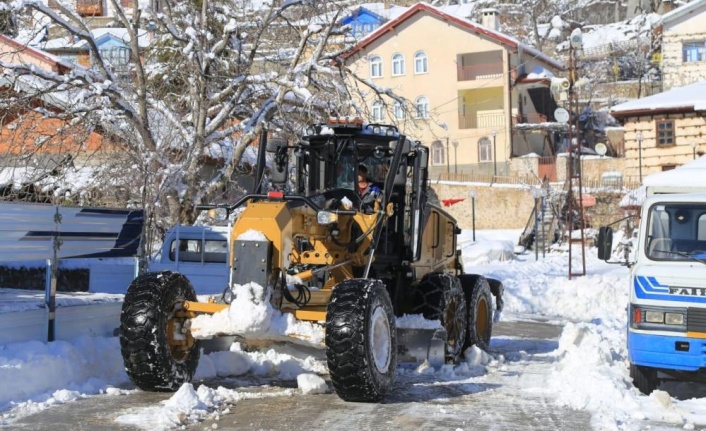 37 mahalle yolu kar sebebiyle kapalı