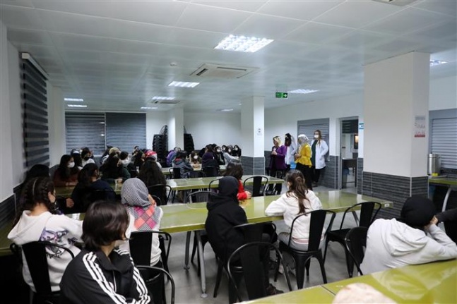 Alanya Belediyesi’nden öğrencilere diyetisyen ve psikolog desteği 