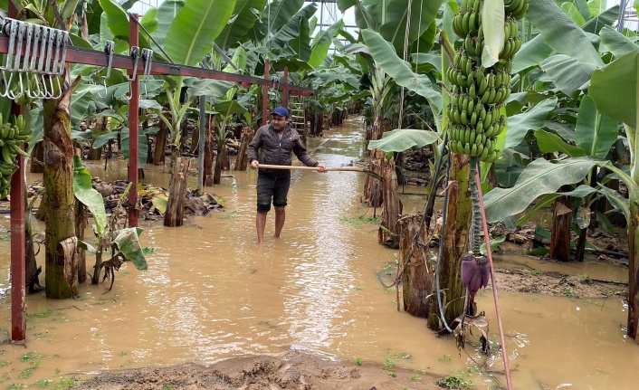 Alanya'da seraları su bastı