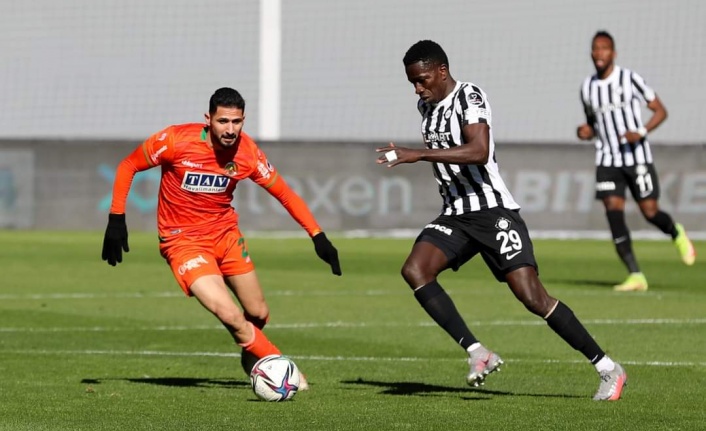 Alanyaspor İzmir'den 3 puanla dönüyor