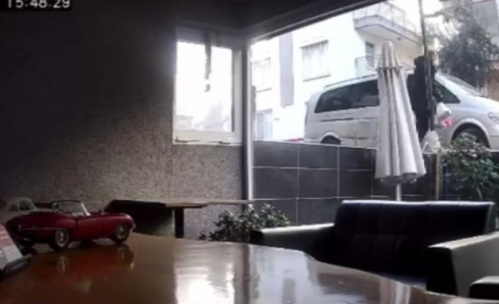 Apartmanın 4'üncü katından düşen genç hayatını kaybetti