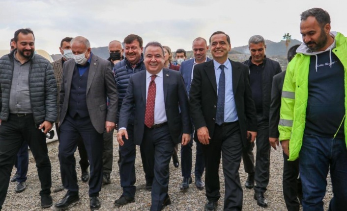 Başkan Böcek, Gazipaşa Kültür Merkezi inşaatını inceledi