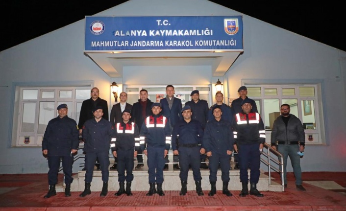 Başkan Yücel yeni yılda görev başındaki kolluk kuvvetlerini ve sağlık çalışanlarını unutmadı