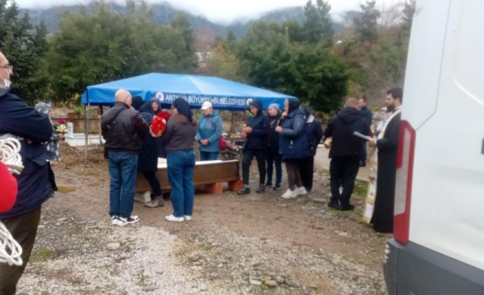 Kazada hayatını kaybeden Rus uyruklu kadın Alanya'da defnedildi