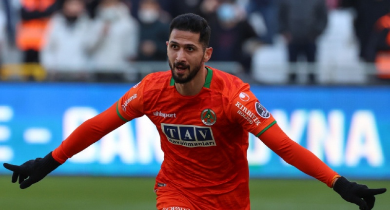 Ocak ayının en golcü ismi Alanyaspor'dan Emre Akbaba oldu