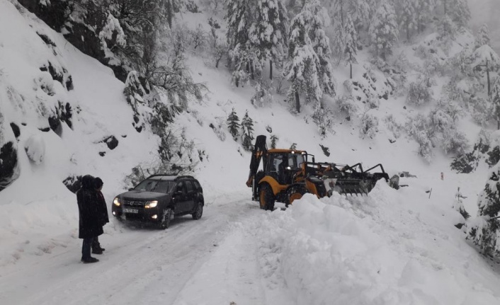Yaylalarda karla mücadele devam ediyor