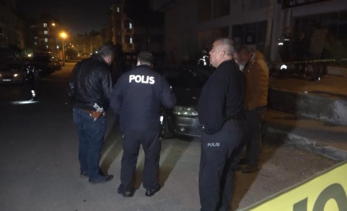 4 bin lira için tartıştıkları kişinin evini pompalı tüfek ve tabancayla kurşun yağmuruna tuttular