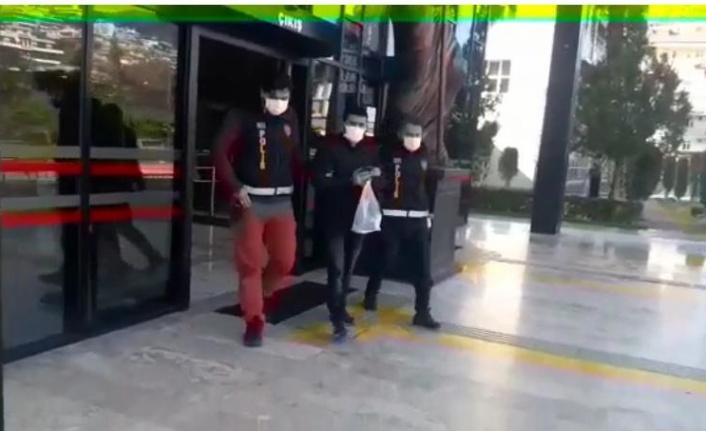 Alanya’da 13 yıl hapis cezasıyla aranan şahıs yakayı ele verdi
