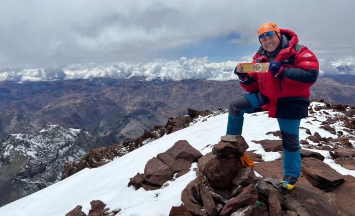 Alanyalı doktor, Güney Amerika’nın en yüksek dağında zirveye ulaştı