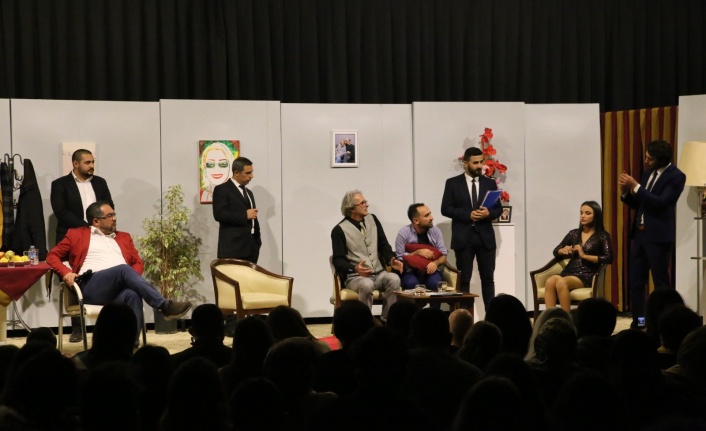 ALTSO Tiyatro Kulübü'nden 'Yatağımda Ceset Var'