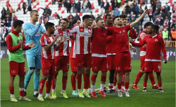 Antalyaspor, 8 hafta sonra 3 puan hasretine son verdi