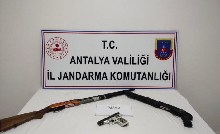 Cezaevinden izinli çıkıp tabanca ve av tüfeği ile yakalandı