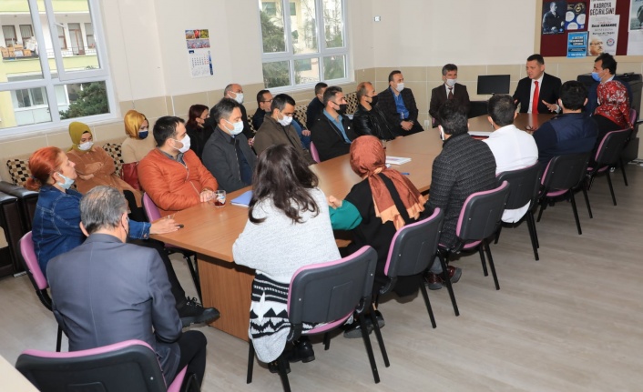 Kaymakam Ürkmezer öğretmenlerle buluştu