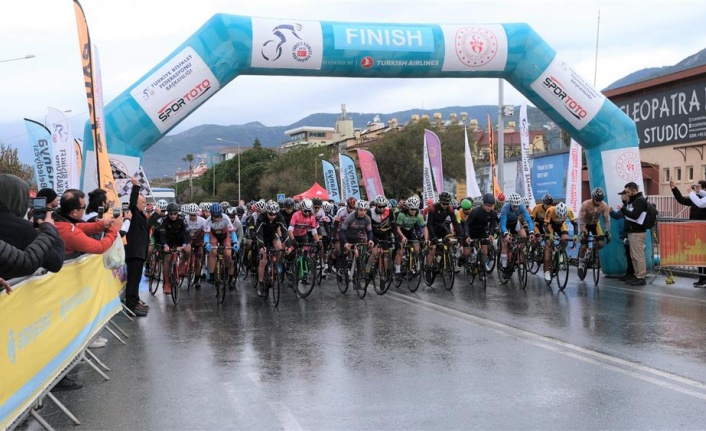 Türkiye Şampiyonası 1.Etap Hasan Terzi Bisiklet Puanlı Yol Yarışı başladı 