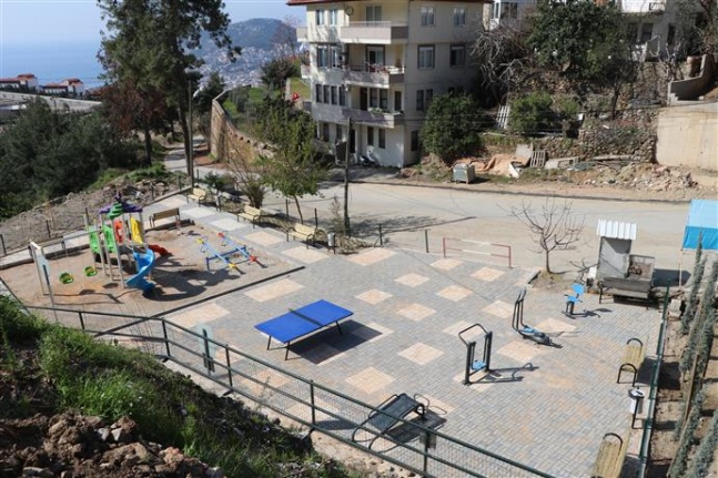 Alanya Belediyesi'nden Bektaş Mahallesi'ne yeni park