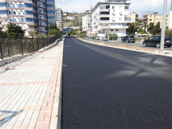 Alanya Belediyesi'nden sıcak asfalt atağı