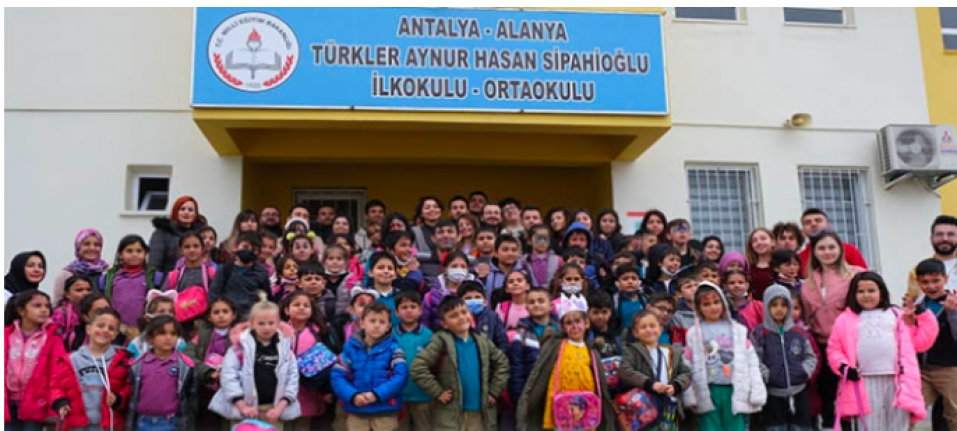 Alanya HEP'ten köy okullarına ziyaret