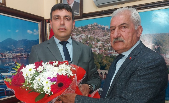 Alanya Pazarcılar Odası'nda devir teslim yapıldı