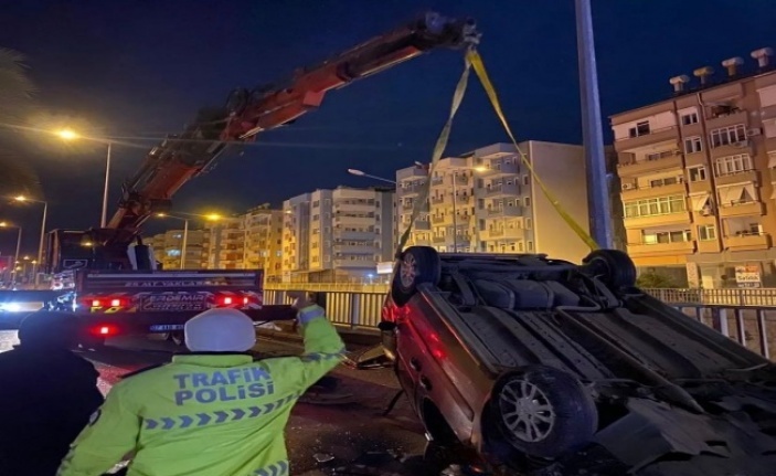 Alanya’da ehliyetsiz sürücü araçla takla attı