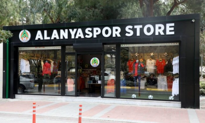 Alanyaspor Store’un Mahmutlar şubesi hizmete açıldı