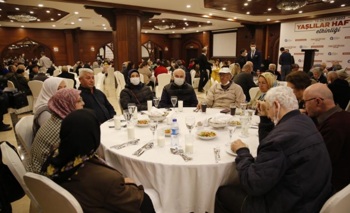 Büyükşehir Belediyesi Yaşlılar Haftası’nı kutladı