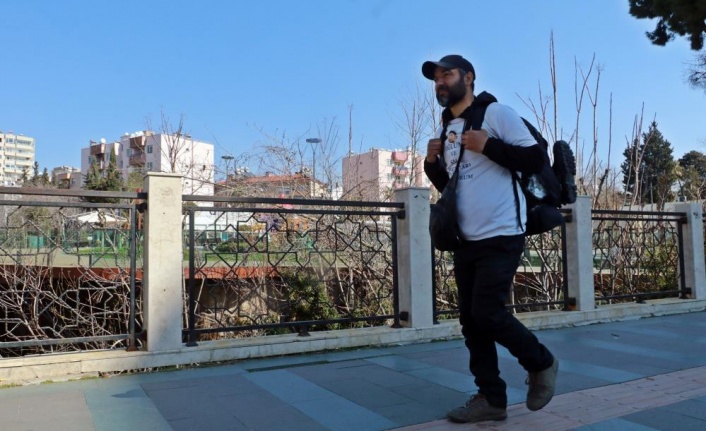 Eşinin Amerika'ya götürdüğü ve 6 yıldır göremediği oğlu için yürüyerek Türkiye’yi dolaşıyor