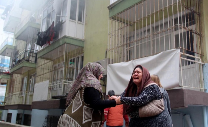 Evde çıkan yangında hamile yeni gelin ve annesi canını zor kurtardı