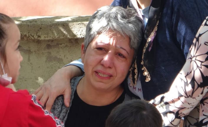 Evinin mutfağı küle dönen kadın gözyaşlarını tutamadı