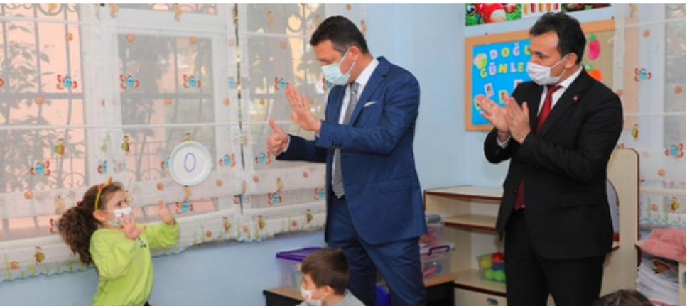 Kaymakam Ürkmezer'den miniklere ziyaret