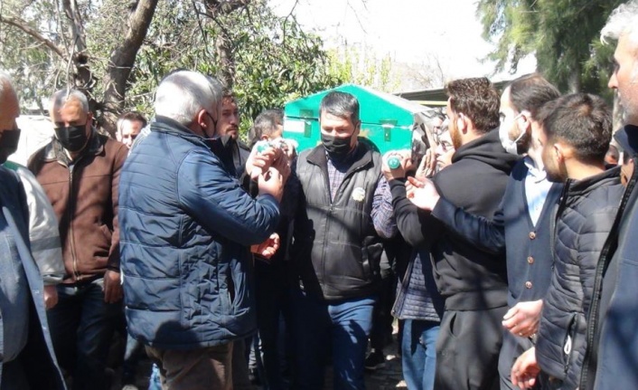 Kazada hayatını kaybeden 3 arkadaş son yolculuklarına uğurlandı