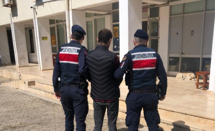 Silahla tehdit suçundan aranan şahsı, jandarma devriyede yakaladı