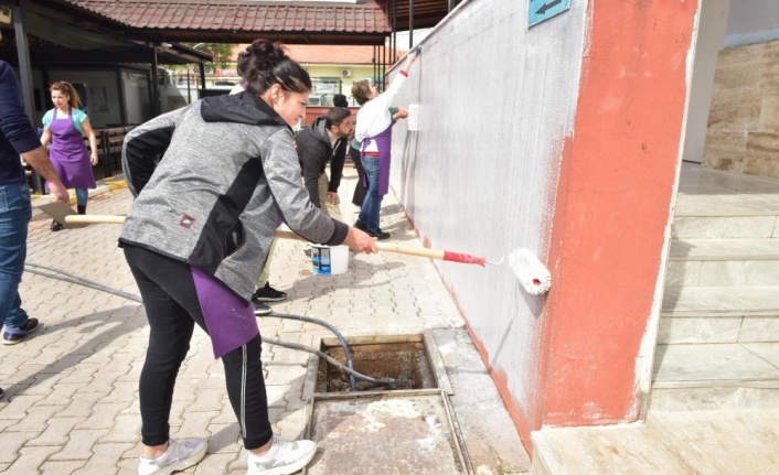 AKMEK’le duvarlara kadın dokunuşu