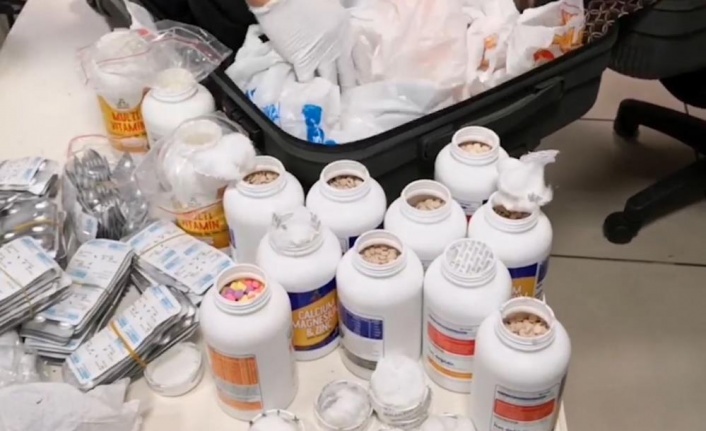 Antalya Havalimanı'nda vitamin kutularından binlerce uyuşturucu çıktı