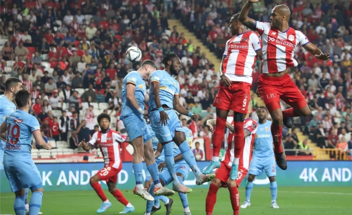 Antalyaspor, yenilmezlik serisini 12 maça çıkardı