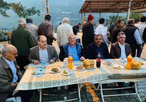 Başkan Şahin orucunu Yeniköy halkıyla açtı