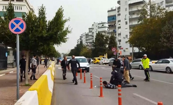 Eski enişte tekerlekli sandalyeyle geldiği adliye önünde dehşeti yaşattı