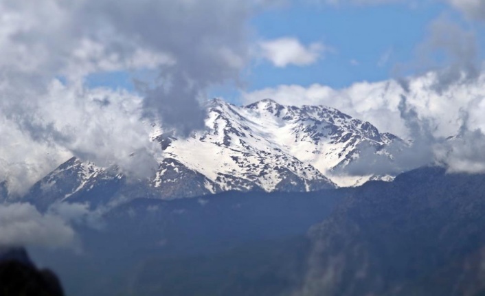 Hava sıcaklığı aniden düştü, ortaya kartpostallık görüntüler çıktı