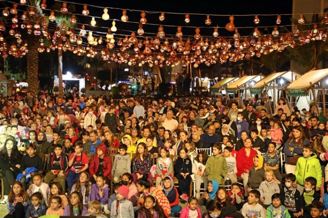 Ramazan Meydanı kapılarını açtı