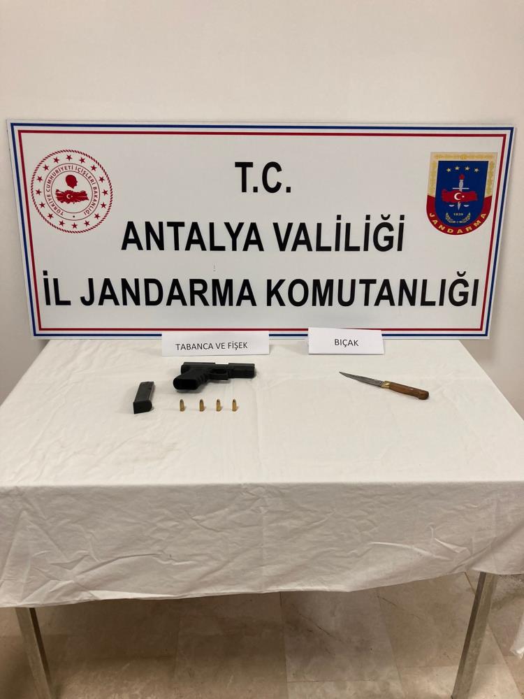 Silahla yaralamanın şüphelisi aracında yakalandı