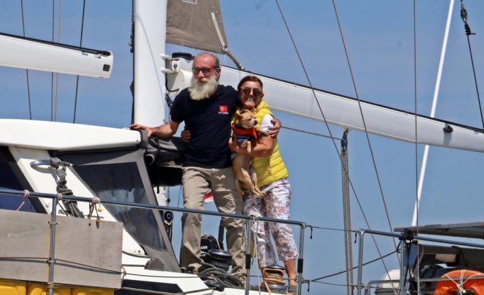 Tekneyle dünyayı 7 yılda dolaştılar, okyanuslarda korsan saldırılarından kıl payı kurtuldular