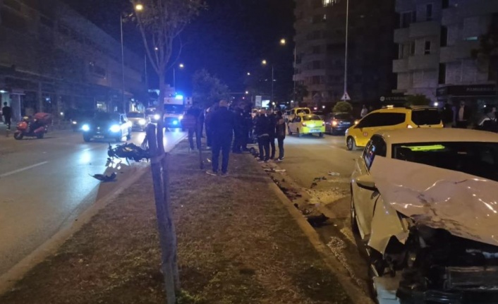 Ters yönden gelen alkollü sürücü motosiklete çarptı: 2 yaralı