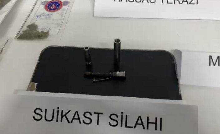 Uyuşturucu tacirlerinin üzerinde suikast tabancası ele geçirildi