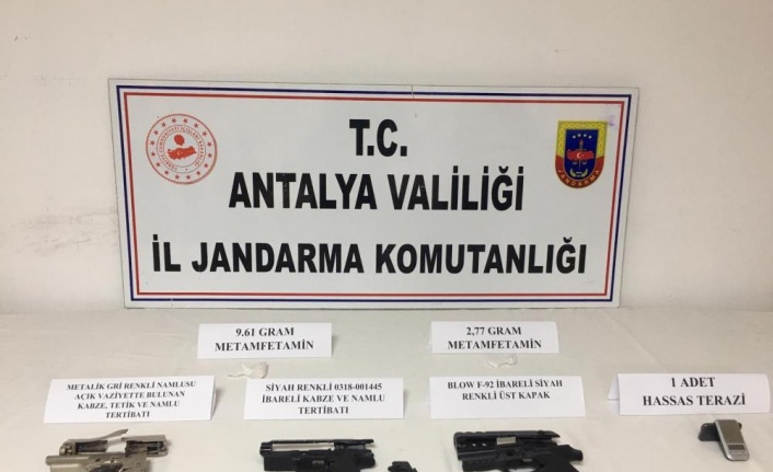 Yakalama kararı bulunan şüpheli jandarmaya takıldı