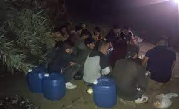 Alanya’da deniz kenarında 36 düzensiz göçmen yakalandı