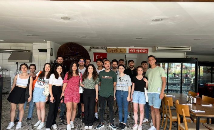Antalya'dan gelen öğrencileri Gürkan Yılmaz ağırladı