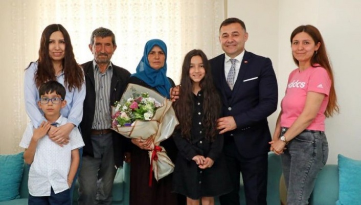 Başkan Yücel’den Şehit Uysal'ın ailesine bayram ziyareti