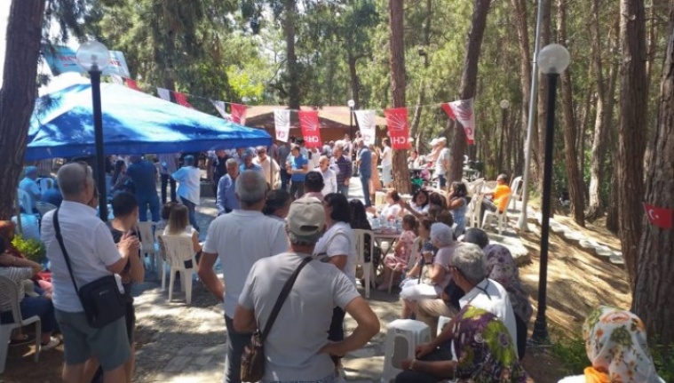 CHP'nin Mahmutlar’daki bahar şenliğine yoğun katılım