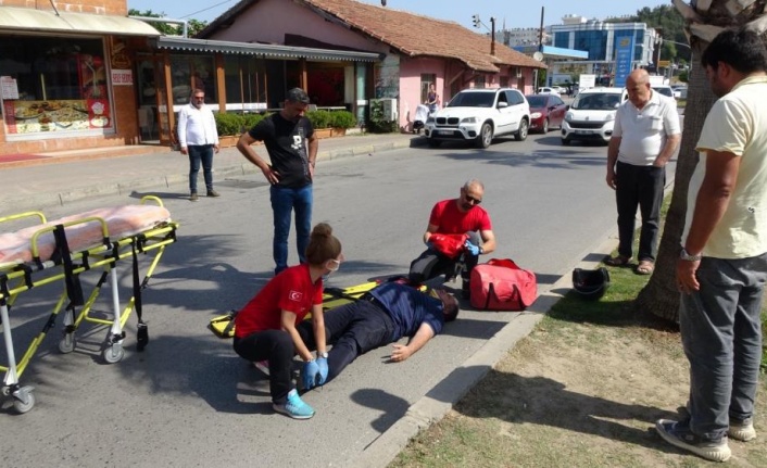 Çocuğa çarpmamak için motosikletini devirdi: 1 yaralı