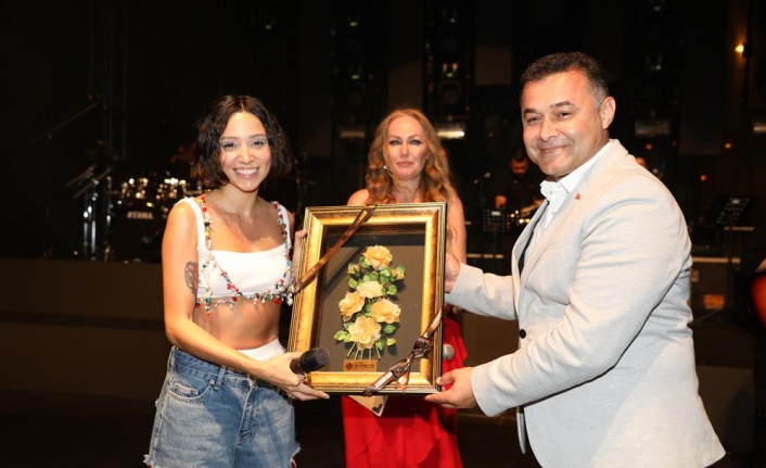 Festivalin son gününde Zeynep Bastık rüzgarı esti