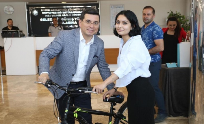 Kepez Belediyesi'nin 23 Nisan Resim Yarışması’nın ödülleri sahiplerini buldu